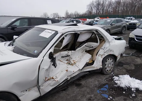 1999 Mercedes-Benz E 320 z USA, uszkodzony, nr VIN WDBJF65H5XA855915